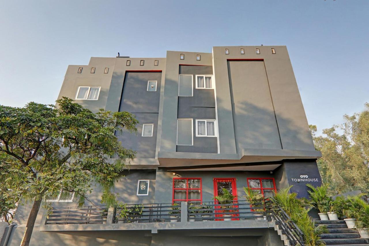Bijnaur Super Townhouse 139 Ashiyana Smriti Upvan Near Emerald Mall Lucknow מראה חיצוני תמונה