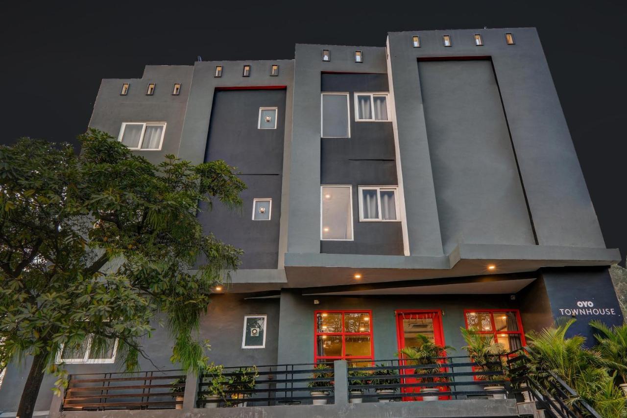 Bijnaur Super Townhouse 139 Ashiyana Smriti Upvan Near Emerald Mall Lucknow מראה חיצוני תמונה
